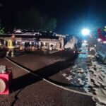 Camion carico di polli si ribalta sull’A7: ancora una strage