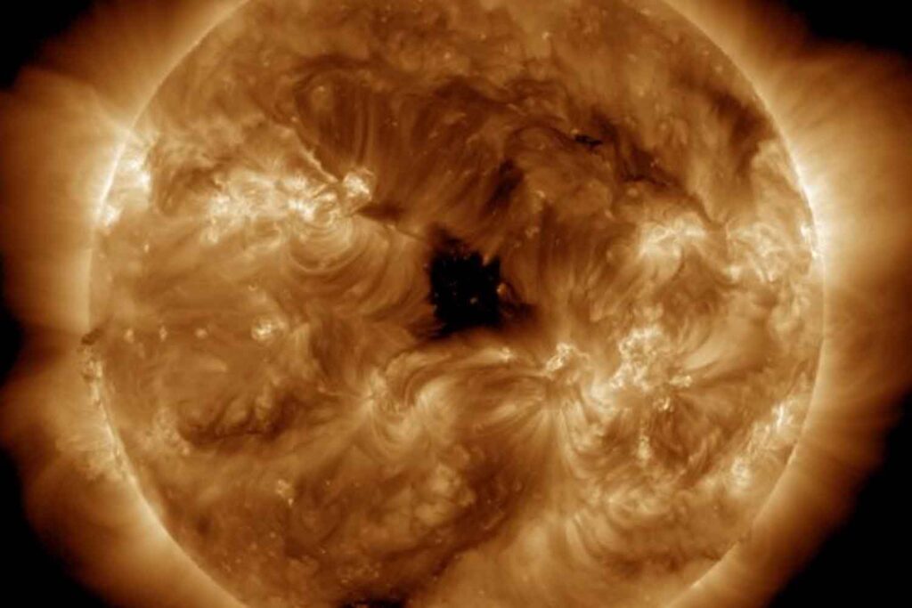 Sole: segnale radio acceso 19 giorni, un record per la scienza