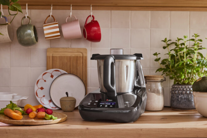 L’alternativa al Bimby arriva da Lidl: il robot da cucina costa 199€