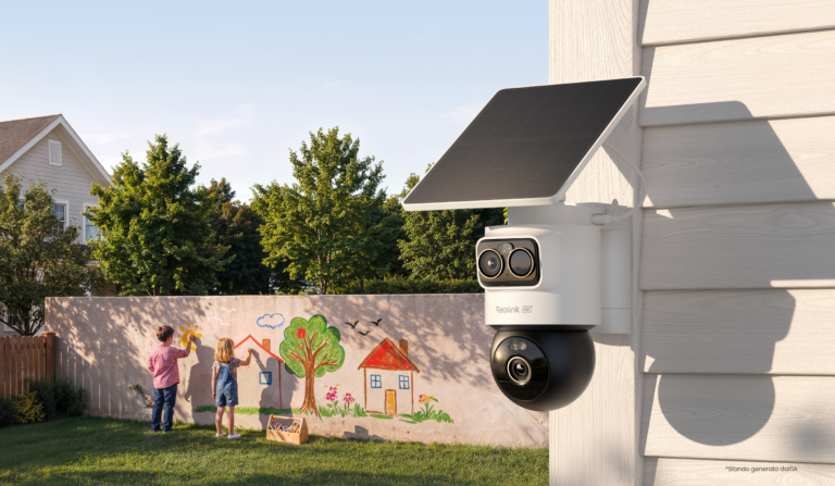 Videocamera 4K+3K con pannello solare: Reolink lancia la OMVI 2i Ultra in Italia