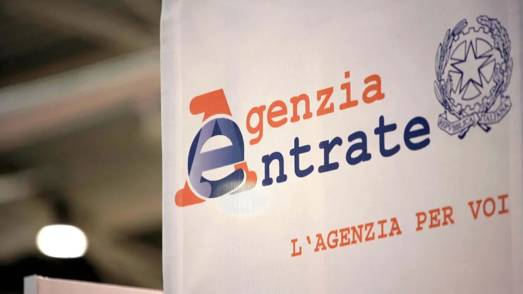 Agenzia delle Entrate, possono leggere anche le tue chat WhatsApp in un controllo fiscale: ecco quando valgono come prova